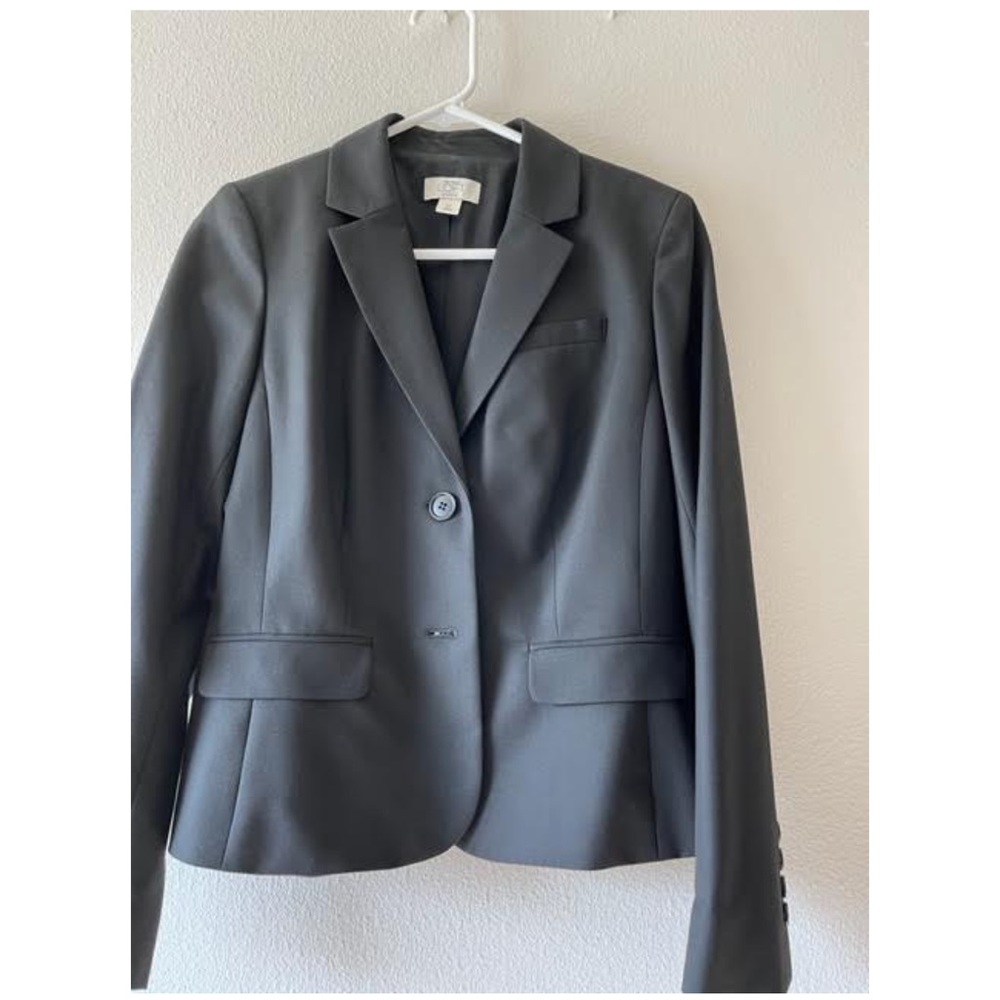 Loft 6P black lined jacket.
